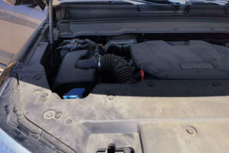 Used Tank 400 New Energy 2024 Hi4-T Off-Road Edition Engine Bay Right