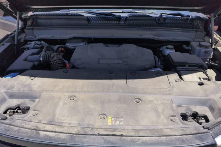 Used Tank 400 New Energy 2024 Hi4-T Off-Road Edition Engine Bay