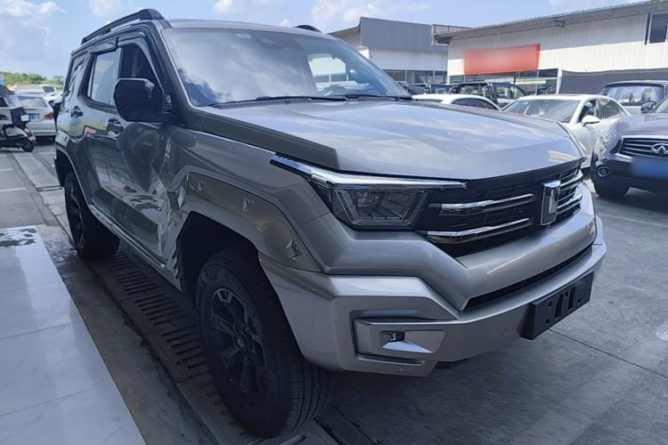 Used Tank 400 New Energy 2024 Hi4-T Off-Road Edition Front Right 45 Deg