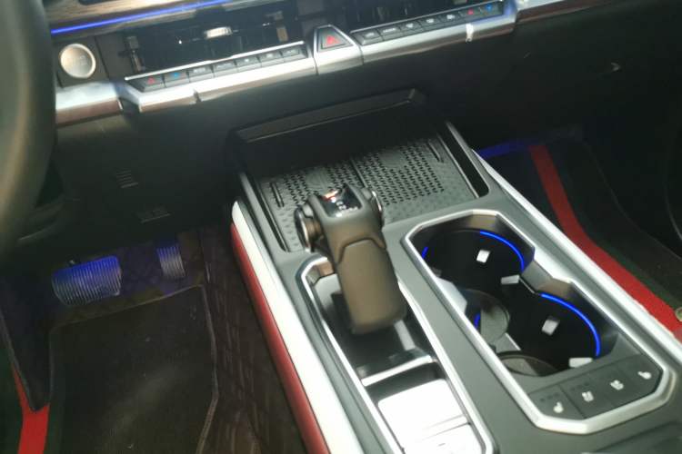Used Tank 400 New Energy 2024 Hi4-T Off-Road Edition Gear Lever