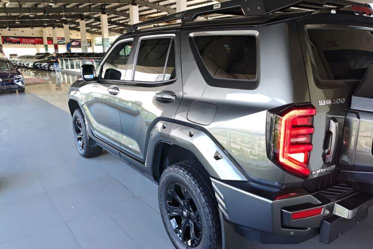 Used Tank 400 New Energy 2024 Hi4-T Off-Road Edition Left Side