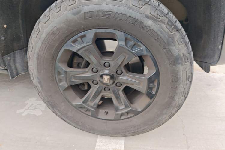 Used Tank 400 New Energy 2024 Hi4-T Off-Road Edition Right Front Wheel Hub