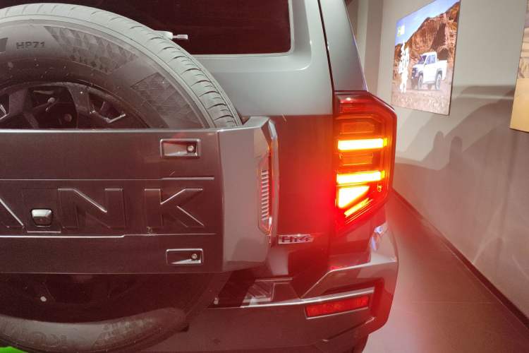 Used Tank 400 New Energy 2024 Hi4-T Off-Road Edition Right Rear Taillight