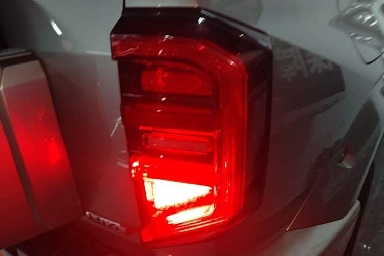 Used Tank 400 New Energy 2024 Hi4-T Off-Road Edition Right Rear Taillight