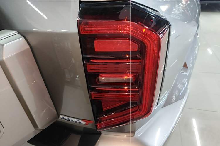 Used Tank 400 New Energy 2024 Hi4-T Off-Road Edition Right Rear Taillight