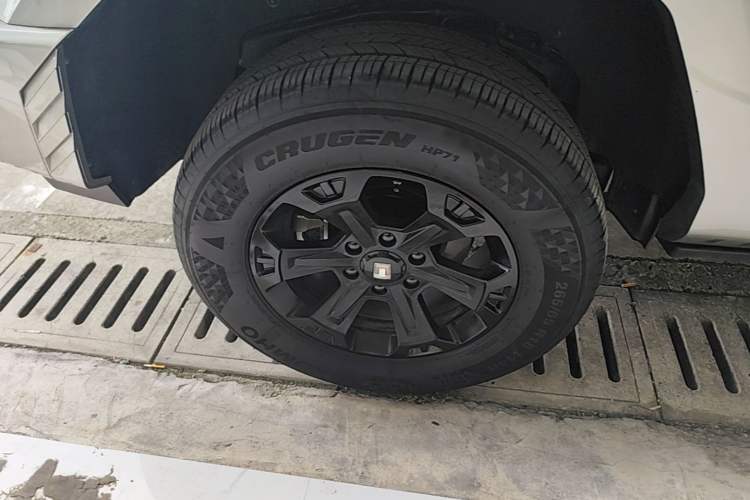 Used Tank 400 New Energy 2024 Hi4-T Off-Road Edition Right Rear Wheel Hub