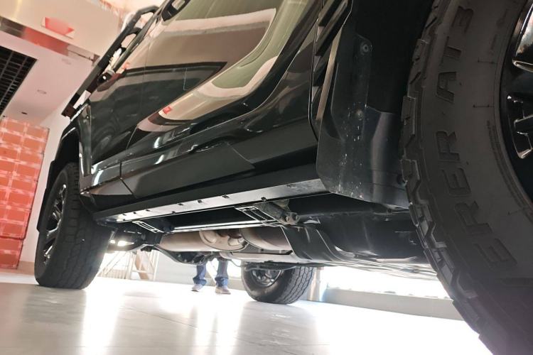 Used Tank 400 New Energy 2024 Hi4-T Off-Road Edition Right Side Sill