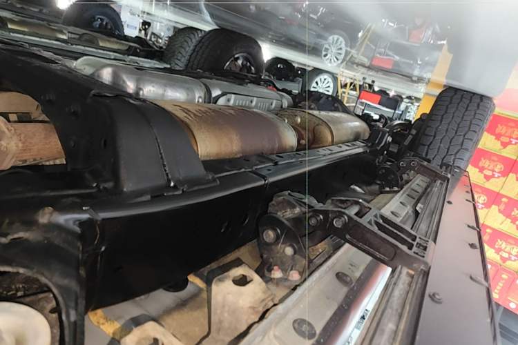 Used Tank 400 New Energy 2024 Hi4-T Off-Road Edition Right Side Sill