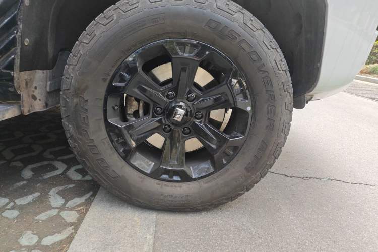 Used Tank 400 New Energy 2024 Hi4-T Off-Road Edition Right Front Wheel Hub