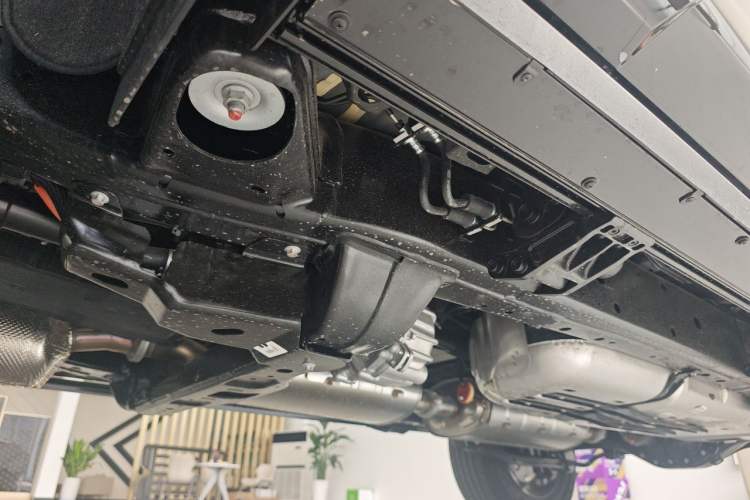 Used Tank 400 New Energy 2026 Model—Hi4-T Smart Enjoyment Version Chassis Front Left