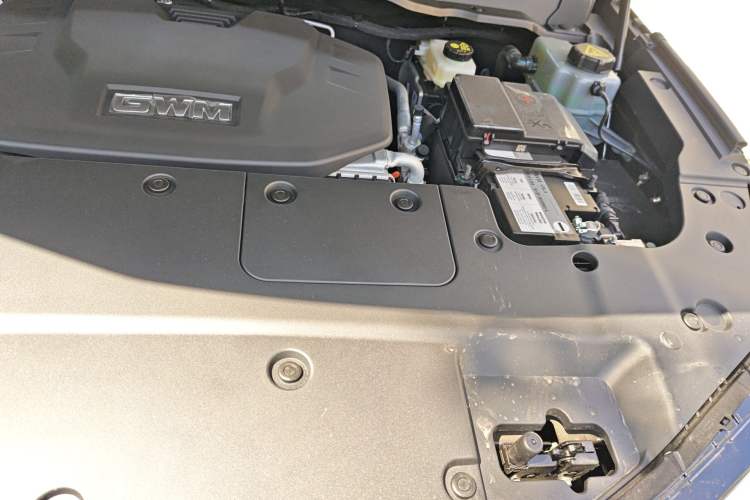 Used Tank 400 New Energy 2026 Model—Hi4-T Smart Enjoyment Version Engine Bay Left