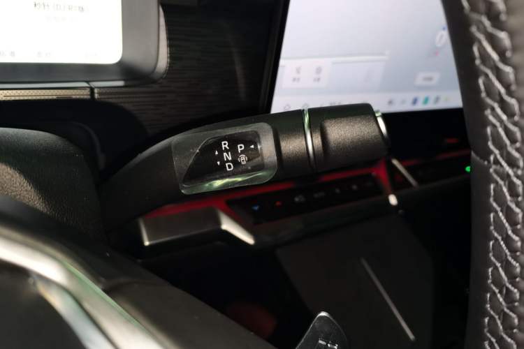 Used Tank 400 New Energy 2026 Model—Hi4-T Smart Enjoyment Version Gear Lever