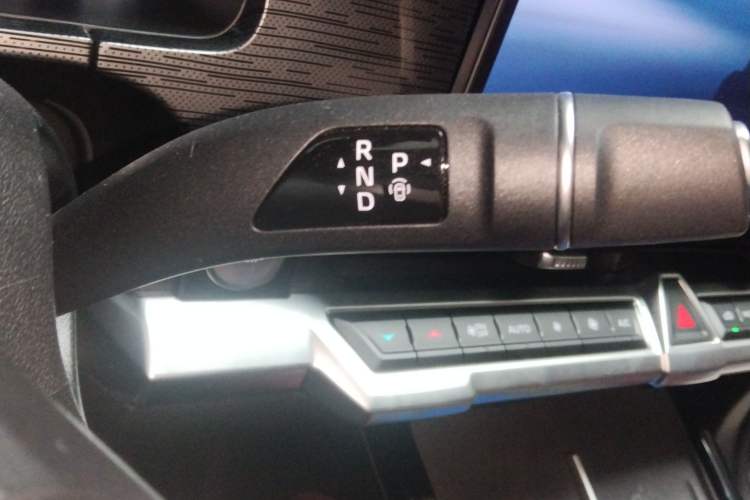 Used Tank 400 New Energy 2026 Model—Hi4-T Smart Enjoyment Version Gear Lever