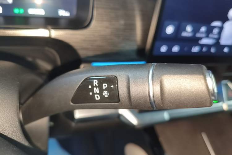 Used Tank 400 New Energy 2026 Model—Hi4-Z Smart Enjoyment Version Gear Lever