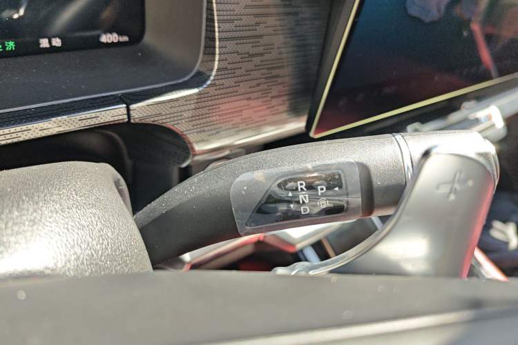 Used Tank 400 New Energy 2026 Model—Hi4-T Smart Enjoyment Version Gear Lever