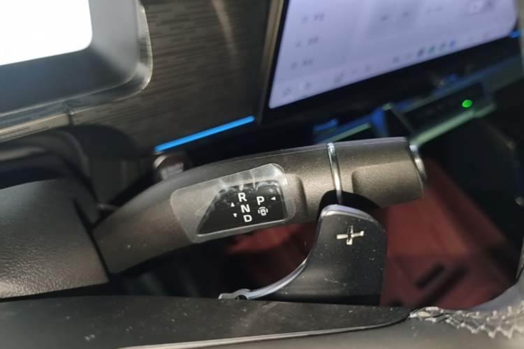 Used Tank 400 New Energy 2026 Model—Hi4-T Gear Lever