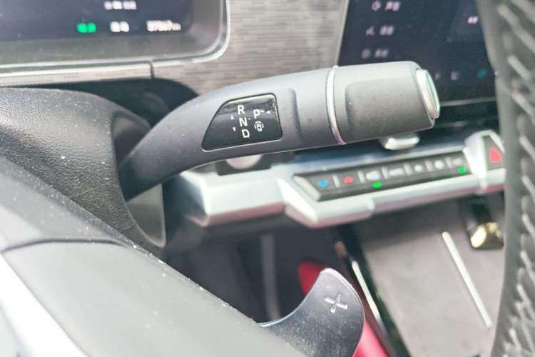 Used Tank 400 New Energy 2026 Model—Hi4-T Gear Lever