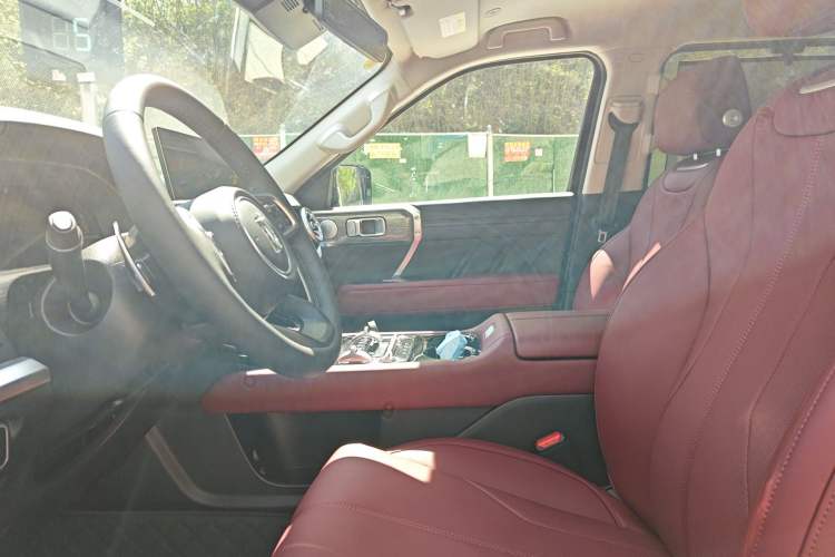 Used Tank 400 New Energy 2026 Model—Hi4-T Smart Enjoyment Version Left Front Seat