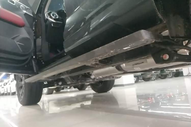 Used Tank 400 New Energy 2026 Model—Hi4-T Smart Enjoyment Version Left Side Sill