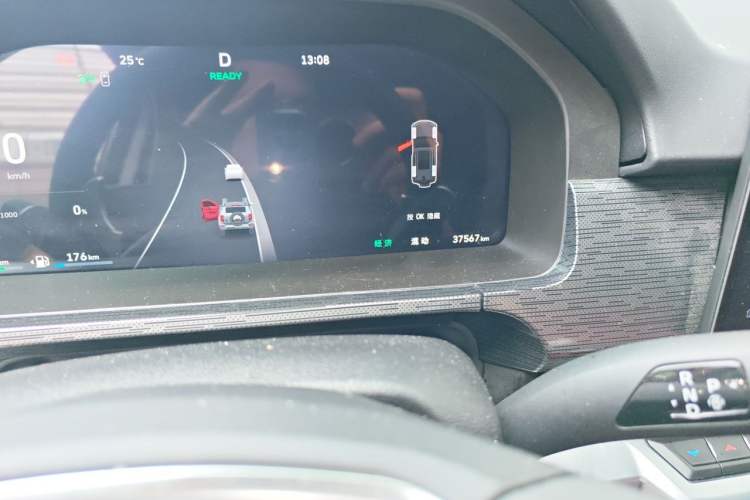 Used Tank 400 New Energy 2026 Model—Hi4-T Odometer Close Up