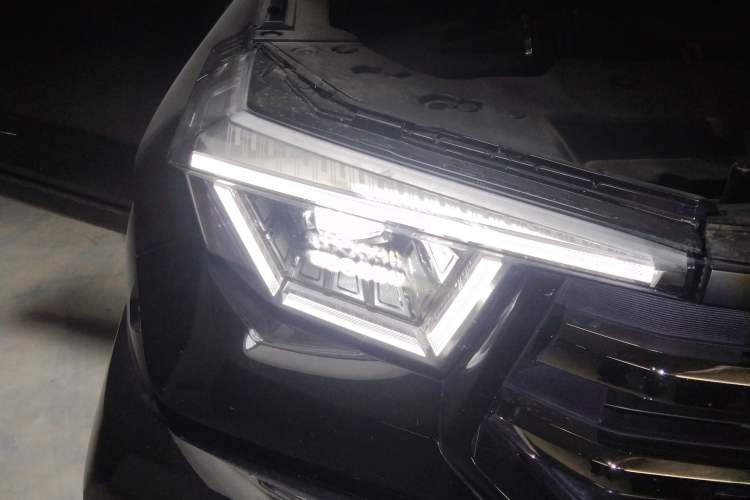 Used Tank 400 New Energy 2026 Model—Hi4-T Smart Enjoyment Version Right Front Headlight