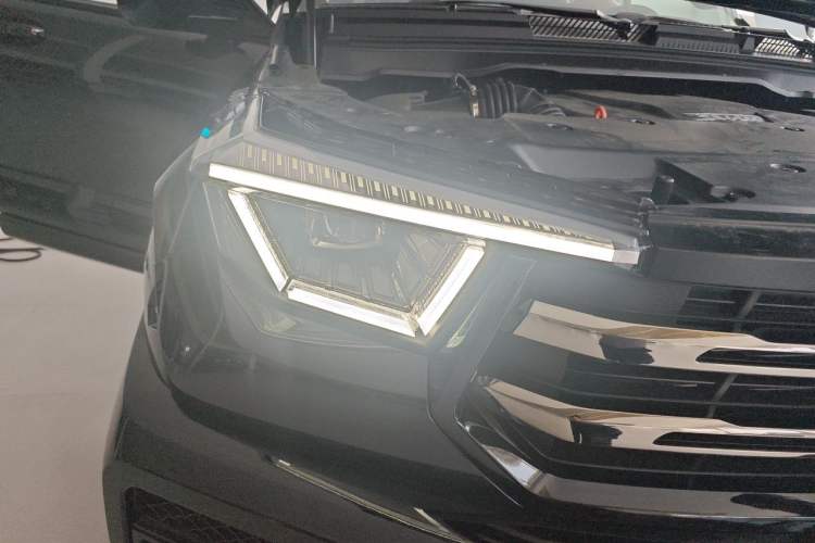 Used Tank 400 New Energy 2026 Model—Hi4-T Smart Enjoyment Version Right Front Headlight