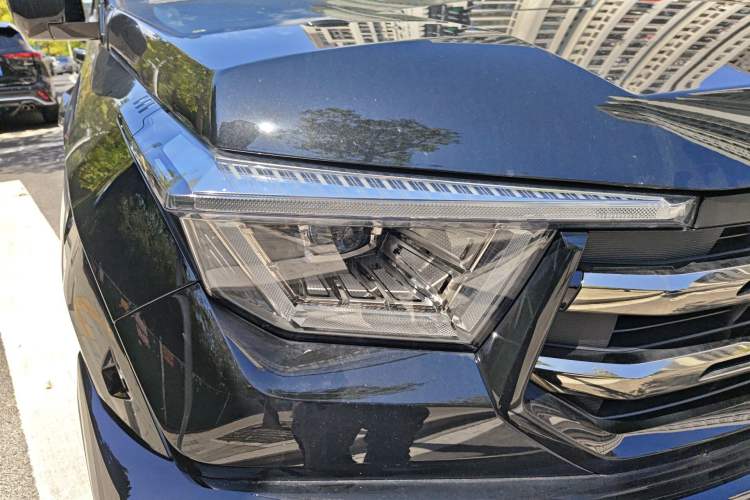Used Tank 400 New Energy 2026 Model—Hi4-T Smart Enjoyment Version Right Front Headlight