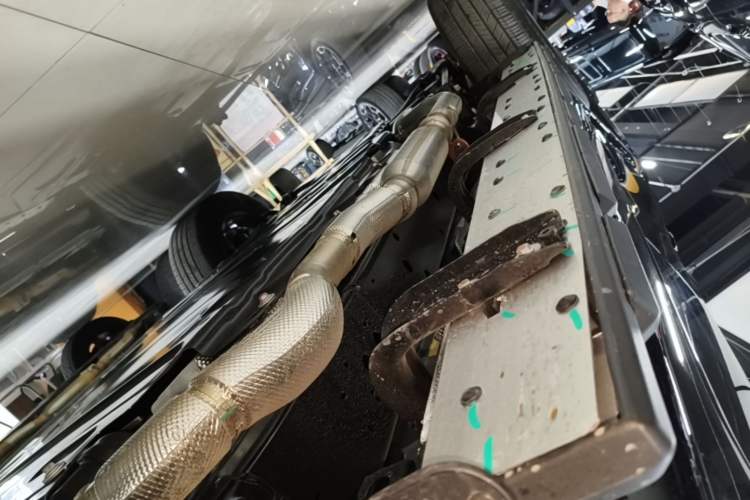 Used Tank 400 New Energy 2026 Model—Hi4-Z Smart Enjoyment Version Right Side Sill