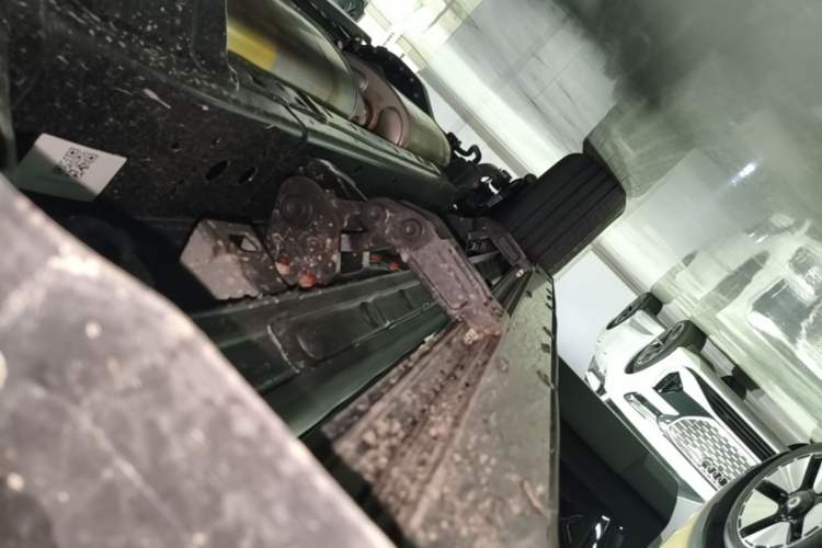 Used Tank 400 New Energy 2026 Model—Hi4-T Right Side Sill