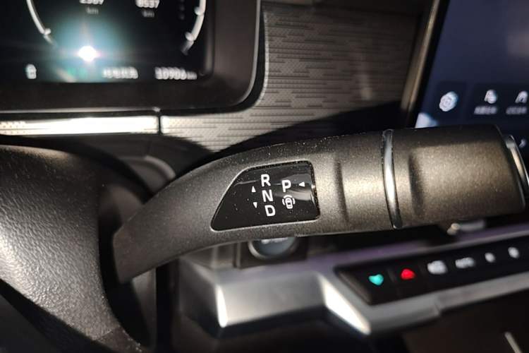Used Tank 400 New Energy 2026 Model—Hi4-Z Smart Enjoyment Version Gear Lever