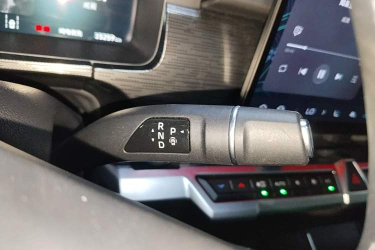 Used Tank 400 New Energy 2026 Model—Hi4-Z Smart Enjoyment Version Gear Lever