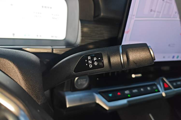 Used Tank 400 New Energy 2026 Model—Hi4-T Smart Enjoyment Version Gear Lever