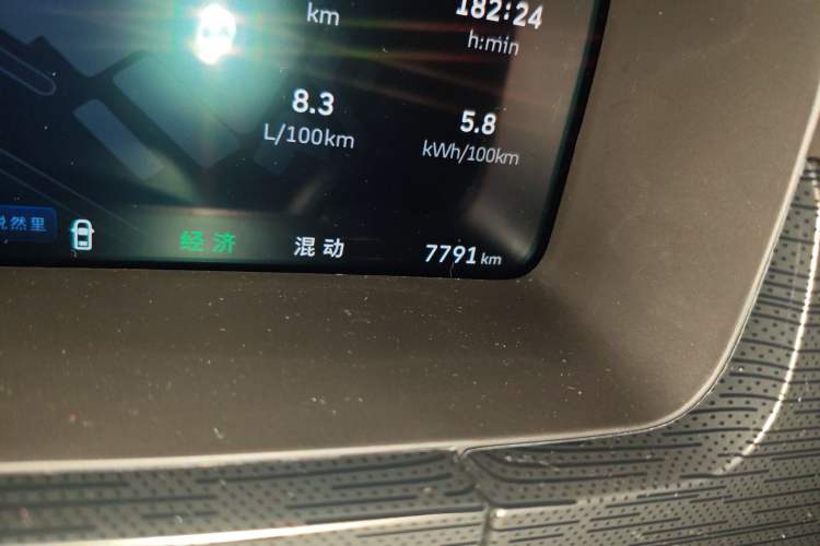 Used Tank 400 New Energy 2026 Model—Hi4-T Smart Enjoyment Version Odometer Close Up