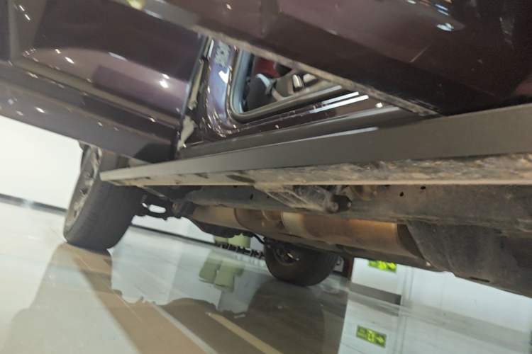Used Tank 400 New Energy 2026 Model—Hi4-T Smart Enjoyment Version Right Side Sill
