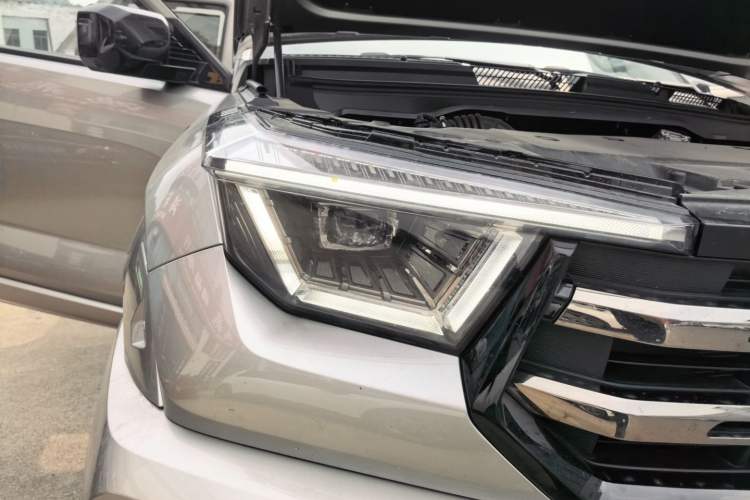 Used Tank 400 New Energy 2026 Model—Hi4-Z Smart Enjoyment Version Right Front Headlight