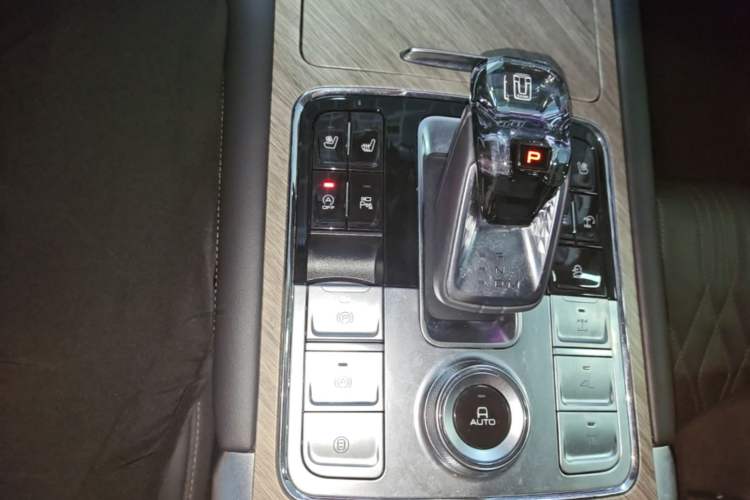 Used Tank 500 2022 3.0T Sport Edition "Creation" Style 7 Seats Gear Lever