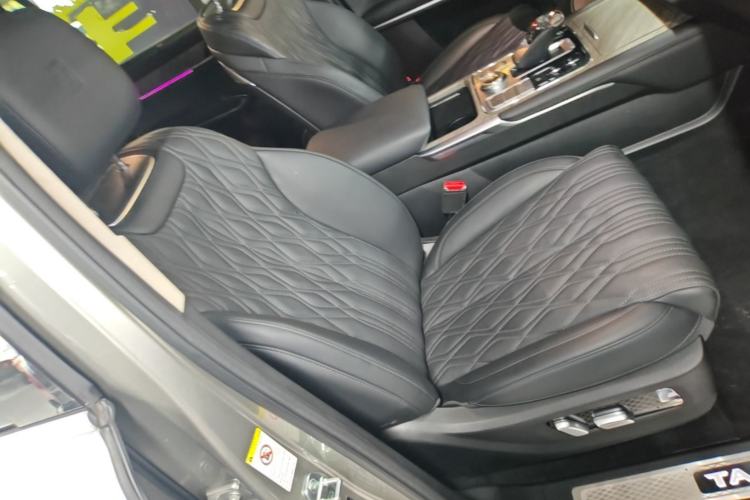 Used Tank 500 2022 3.0T Sport Edition "Creation" Style 7 Seats Right Front Seat