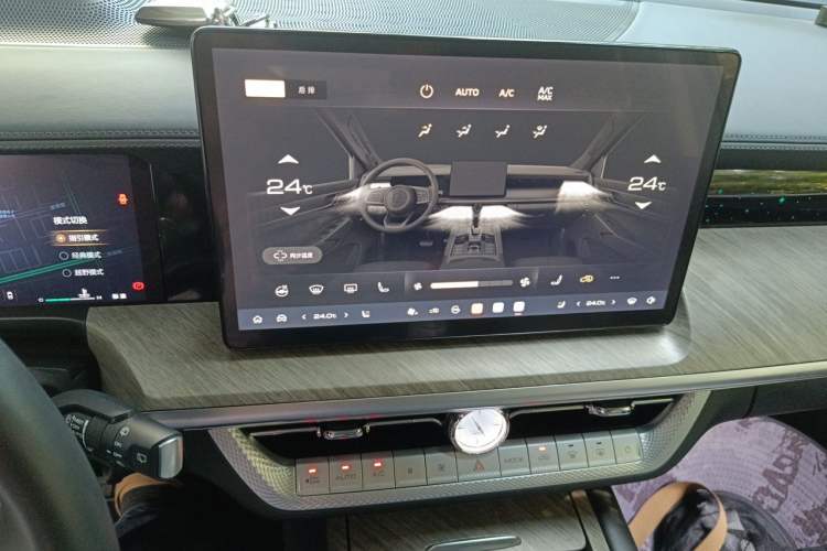 Used Tank 500 2022 3.0T Sport Edition "Creation" Version 5-Seater Audio And AC Panel