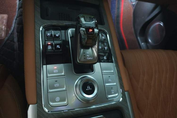Used Tank 500 2022 3.0T Sport Edition "Creation" Style 7 Seats Gear Lever