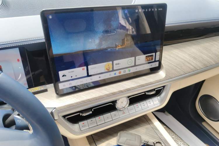 Used Tank 500 2022 3.0T Business Edition "Creation Realm" Design 5-Seater Audio And AC Panel