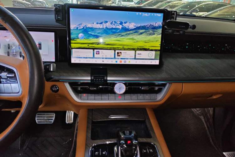Used Tank 500 2022 3.0T Business Edition "Creation Realm" Design 5-Seater Audio And AC Panel