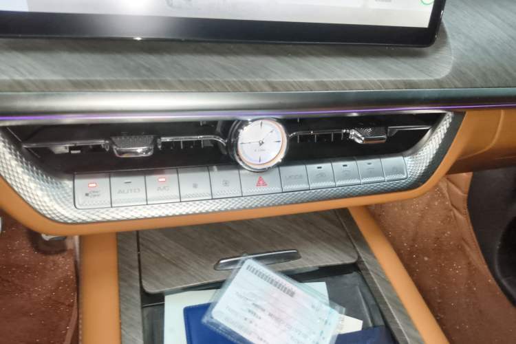 Used Tank 500 2022 3.0T Business Edition "Creation Realm" Design 5-Seater Audio And AC Panel