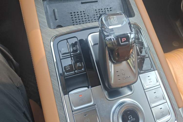 Used Tank 500 2022 3.0T Sport Edition "Creation" Style 7 Seats Gear Lever