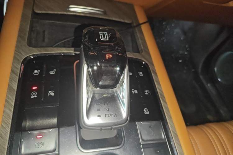 Used Tank 500 2022 3.0T Sport Edition "Creation" Style 7 Seats Gear Lever