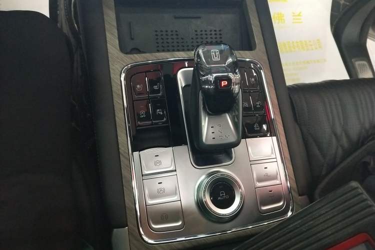 Used Tank 500 2022 3.0T Sport Edition "Creation" Style 7 Seats Gear Lever