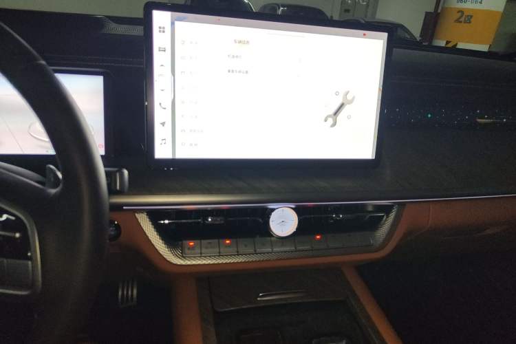 Used Tank 500 2022 3.0T Sport Edition "Creation" Style 7 Seats Audio And AC Panel