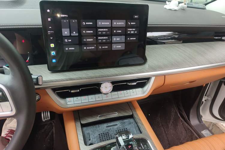 Used Tank 500 2022 3.0T Business Edition "Creation Realm" Design 5-Seater Audio And AC Panel