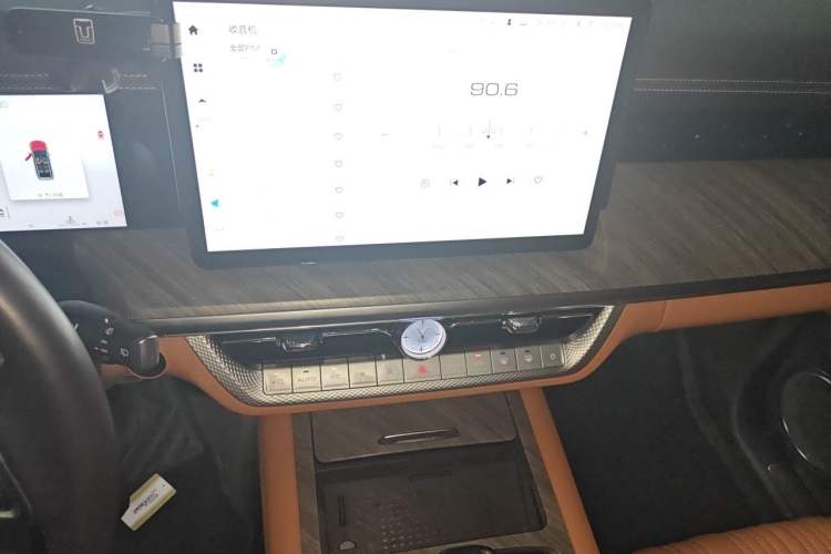 Used Tank 500 2022 3.0T Business Edition "Creation Realm" Design 5-Seater Audio And AC Panel