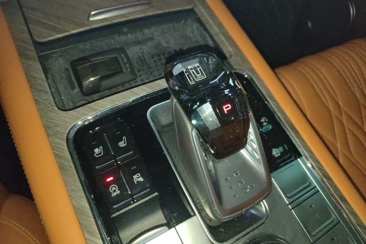 Used Tank 500 2022 3.0T Sport Edition "Creation" Style 7 Seats Gear Lever