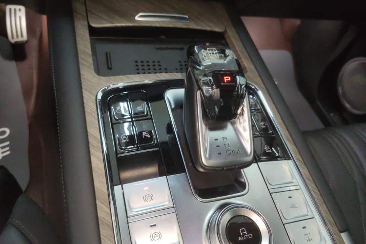 Used Tank 500 2022 3.0T Sport Edition "Creation" Style 7 Seats Gear Lever